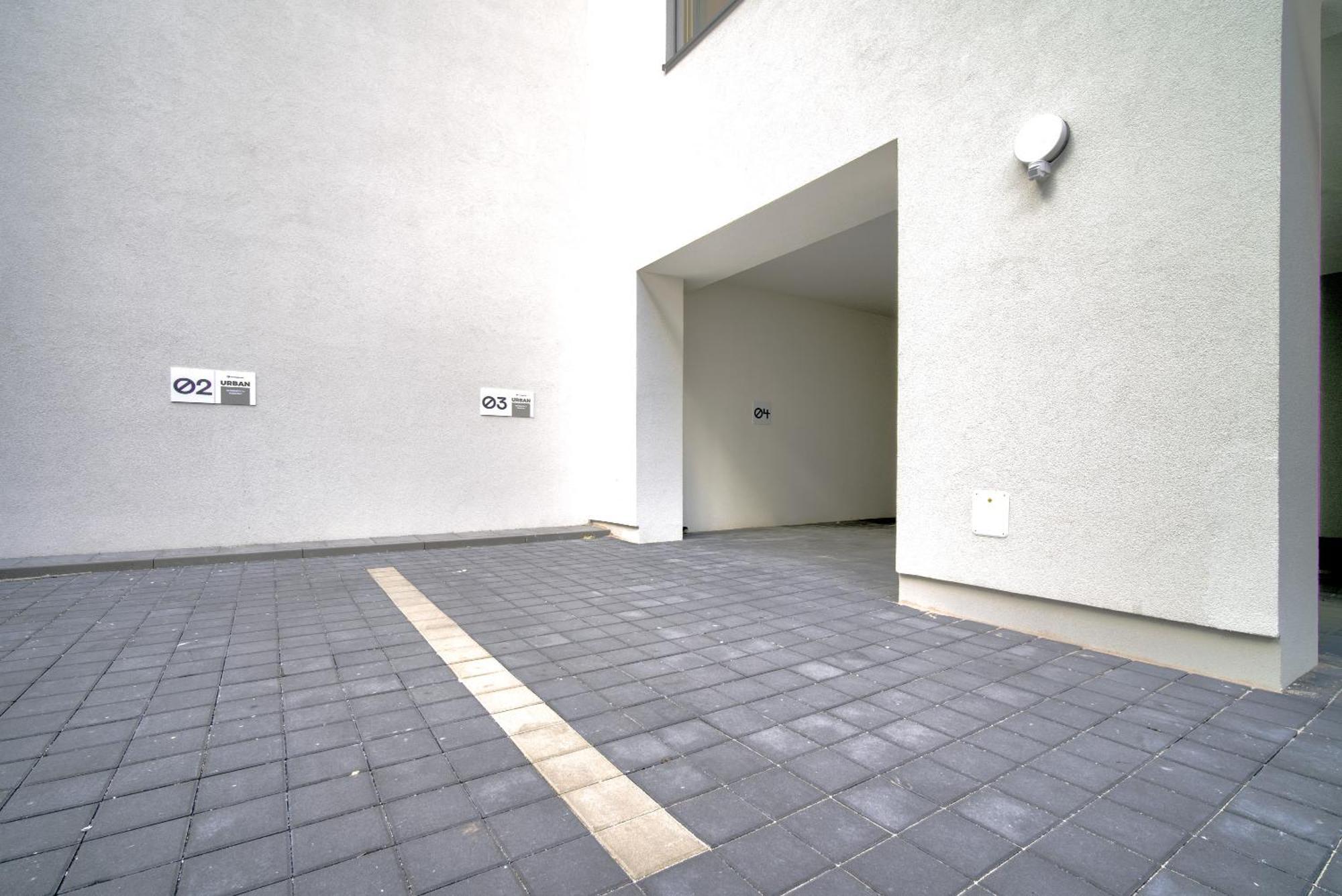 City Relax Apartments With Free Parking, 10 Mins Walk To City Centre Бърно Екстериор снимка