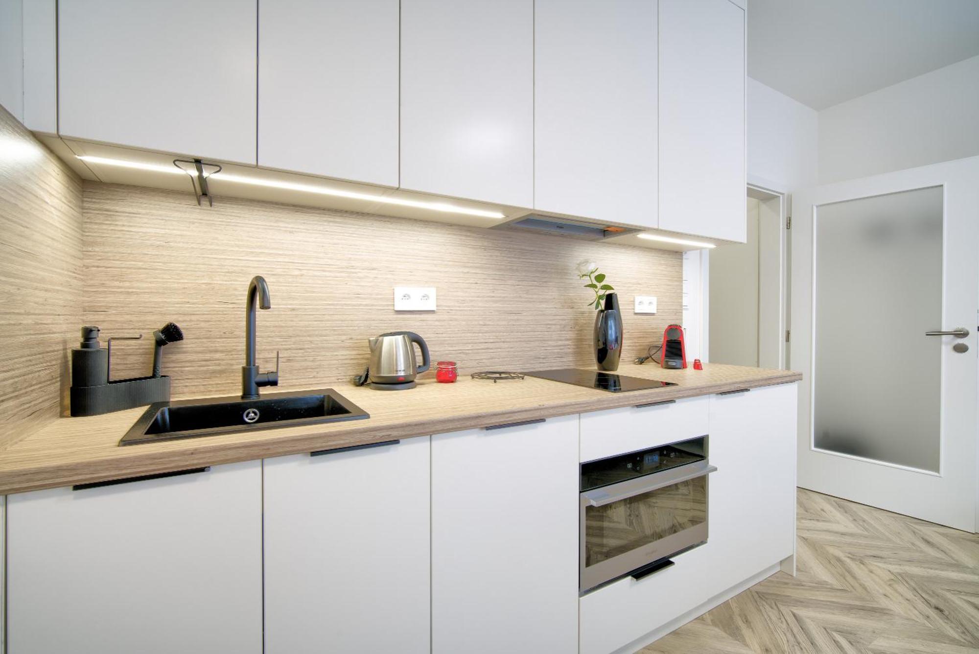 City Relax Apartments With Free Parking, 10 Mins Walk To City Centre Бърно Екстериор снимка