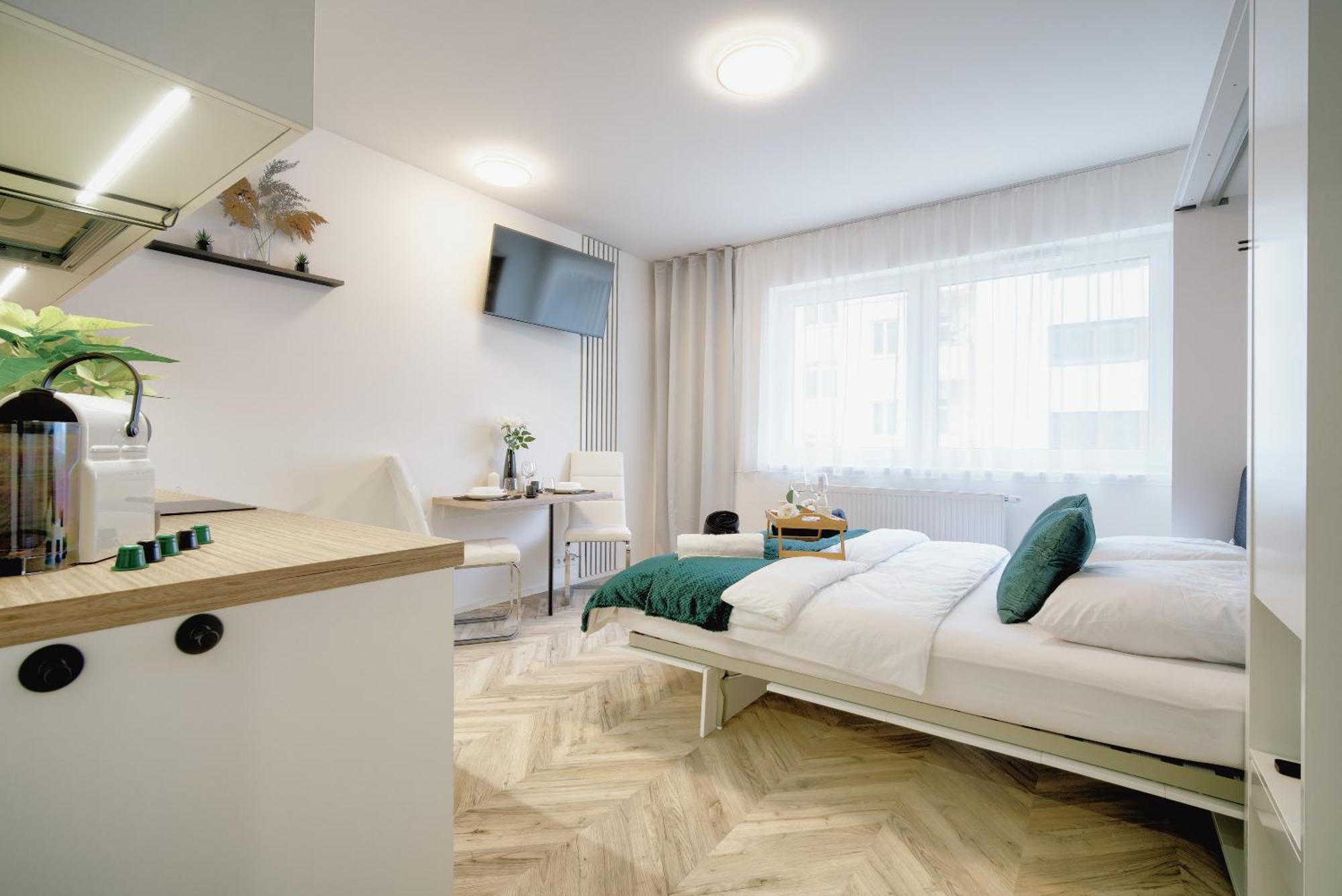 City Relax Apartments With Free Parking, 10 Mins Walk To City Centre Бърно Екстериор снимка
