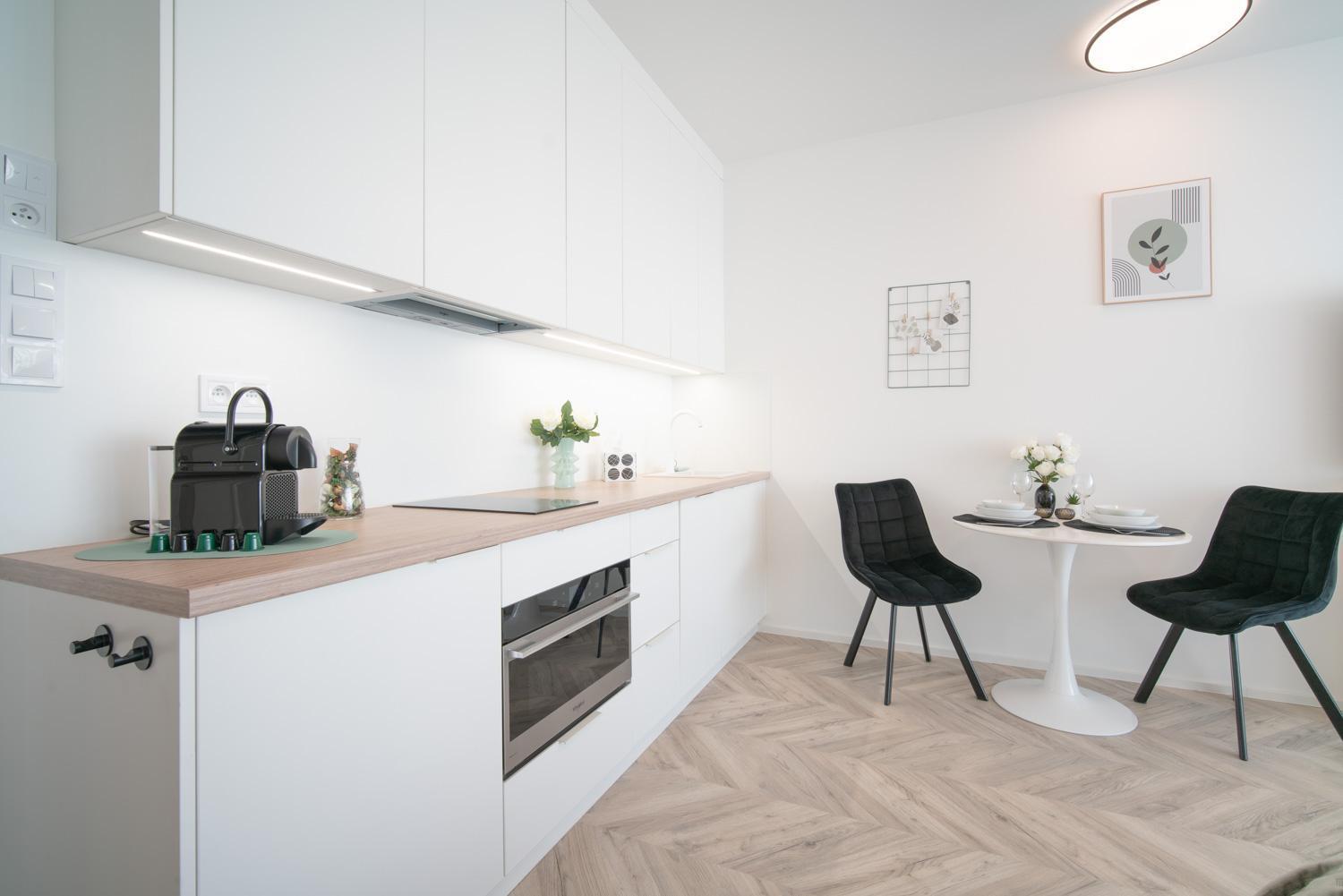 City Relax Apartments With Free Parking, 10 Mins Walk To City Centre Бърно Екстериор снимка