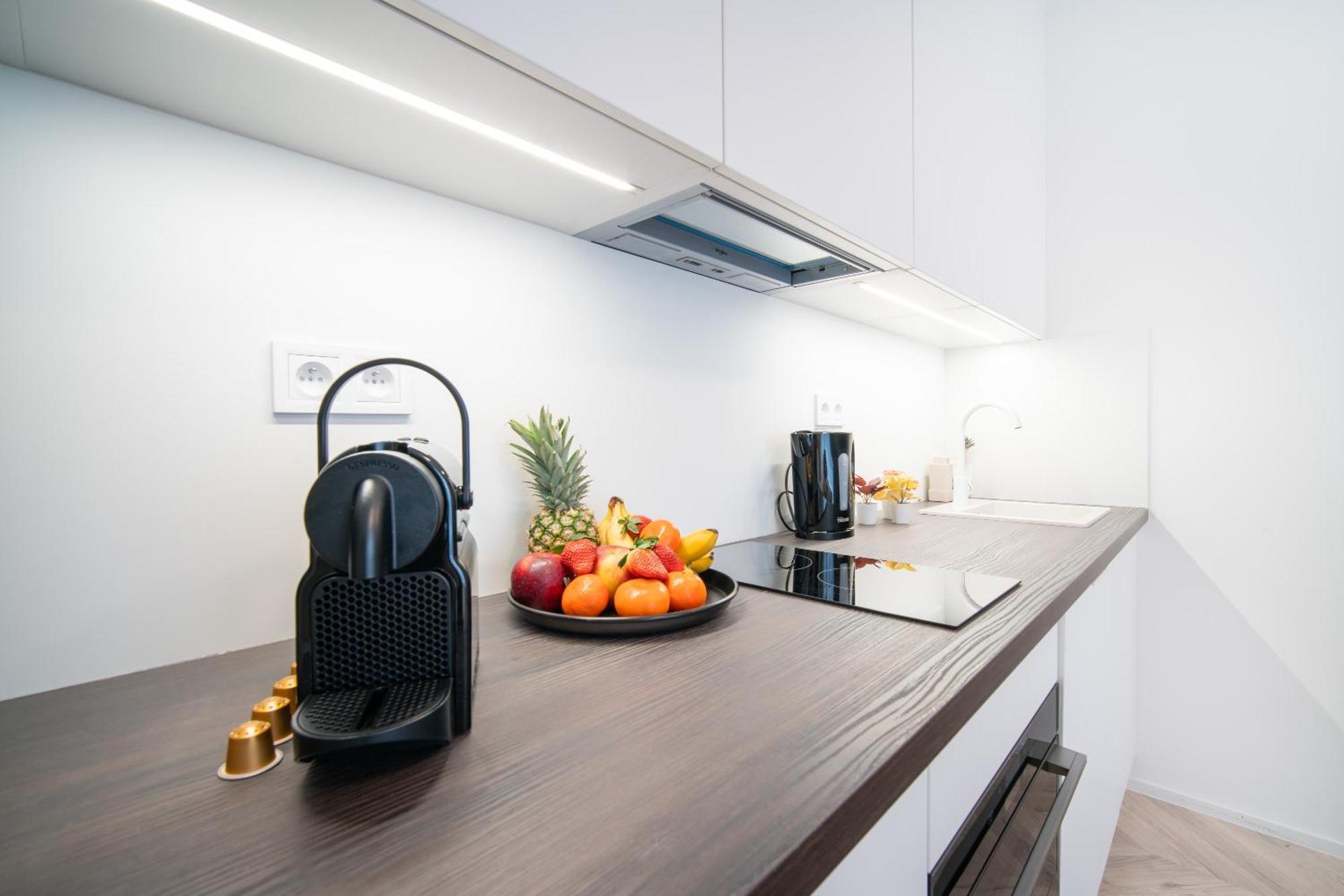 City Relax Apartments With Free Parking, 10 Mins Walk To City Centre Бърно Екстериор снимка