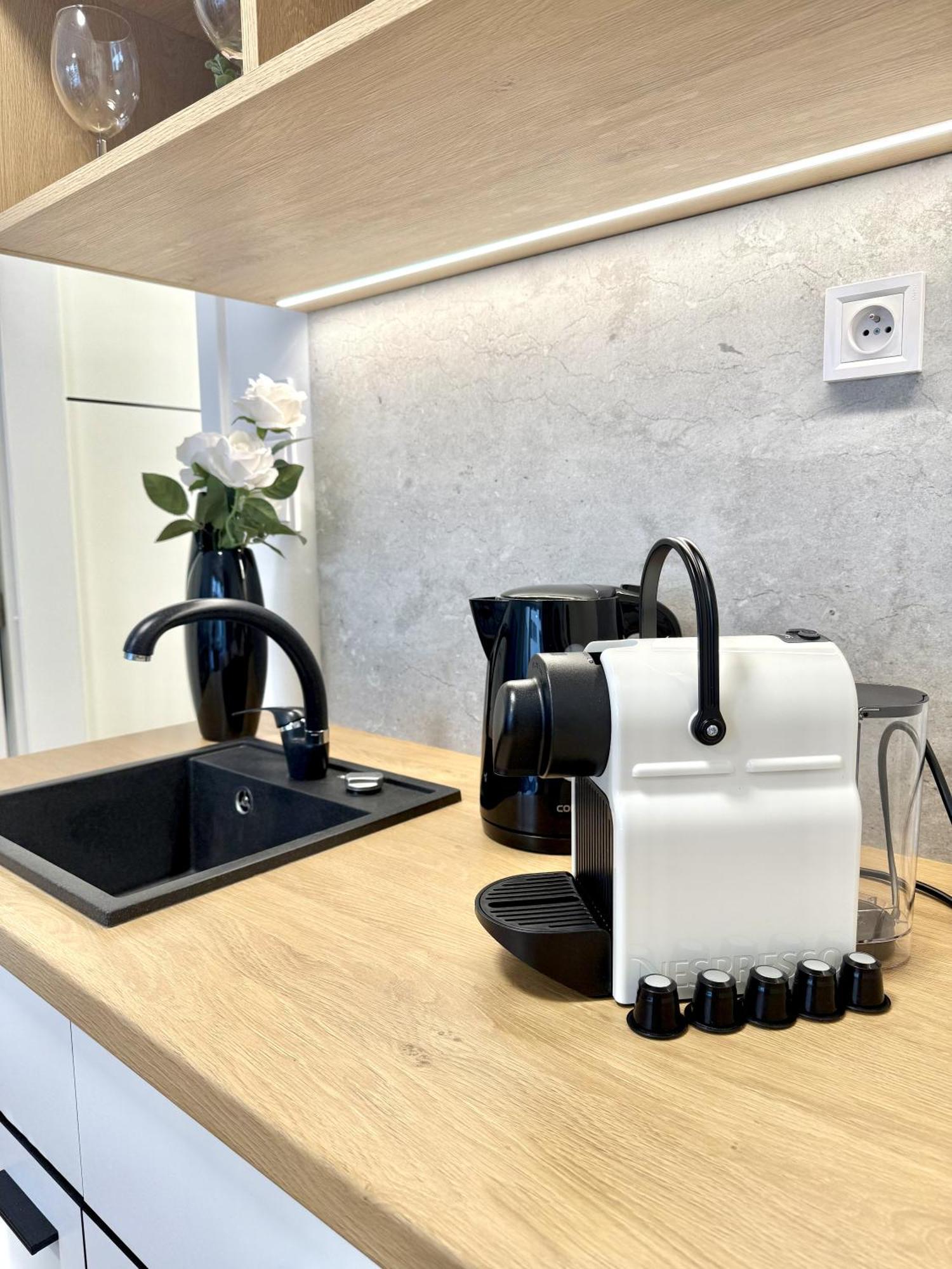 City Relax Apartments With Free Parking, 10 Mins Walk To City Centre Бърно Екстериор снимка